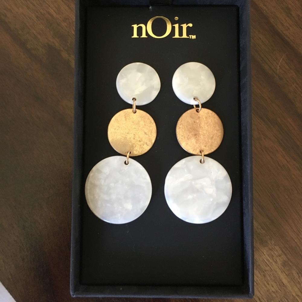Noir earrings gold plated and white